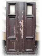 Historische Haustür mit Fensterflg.