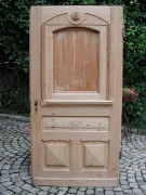 Historische Haustüre mit zusätzlicher Schutzklappe innen, sauber entlackt.