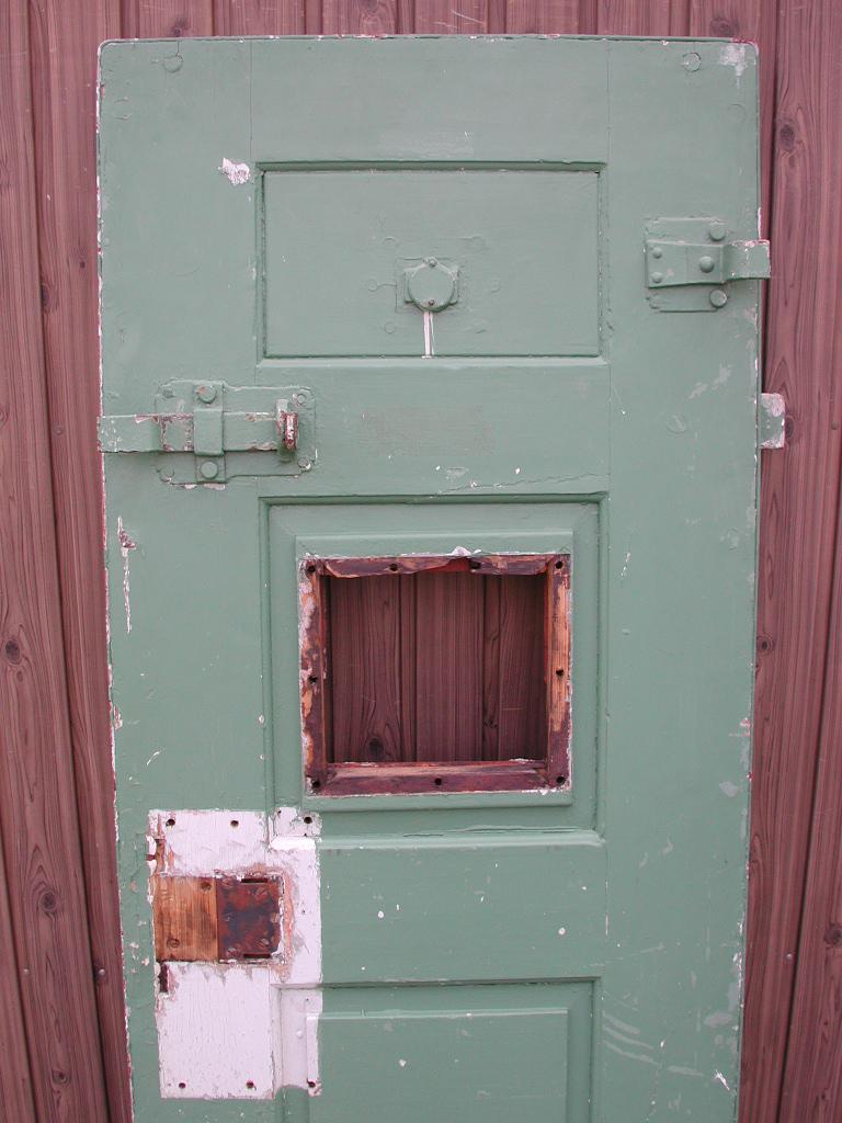 Schwere sichere massive Gefängnistüre, ohne Klappe u. Schloss